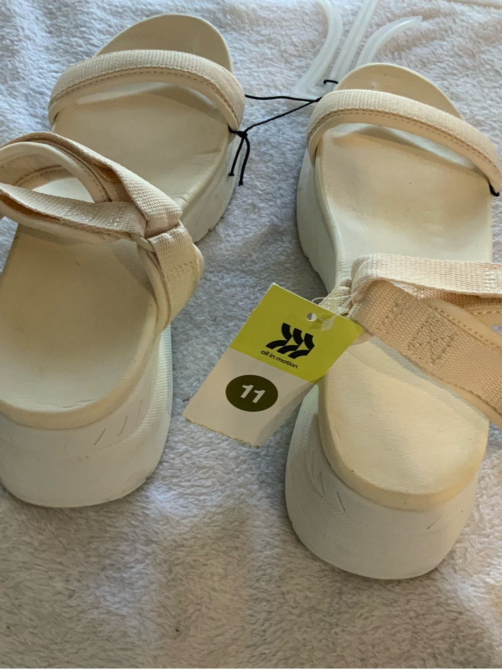 Women's Platform Sandals in Cream - Brand Not Visible size 11 new  sku 4002
